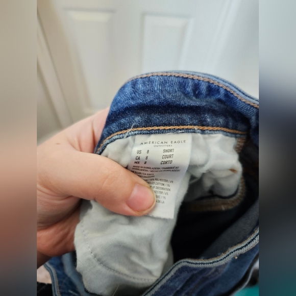 American Eagle Mom Jeans Classic Blue Denim 8 Short - Picture 11 of 11